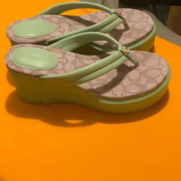 Coach Pistachio (Green) Platform Wedge Flip Flops Size 9, NWT - Picture 8 of 16